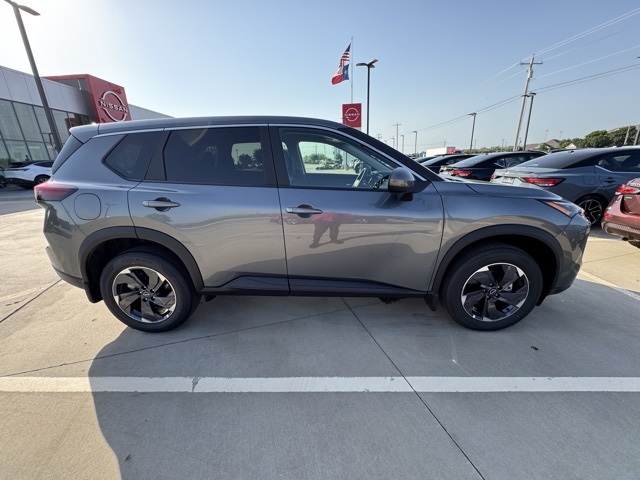 2026 Nissan Rogue SV photo 6