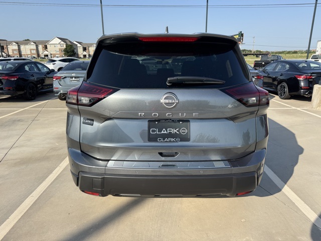 2026 Nissan Rogue SV photo 8