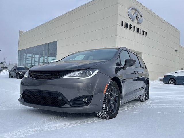 2020 Chrysler Pacifica Limited FWD