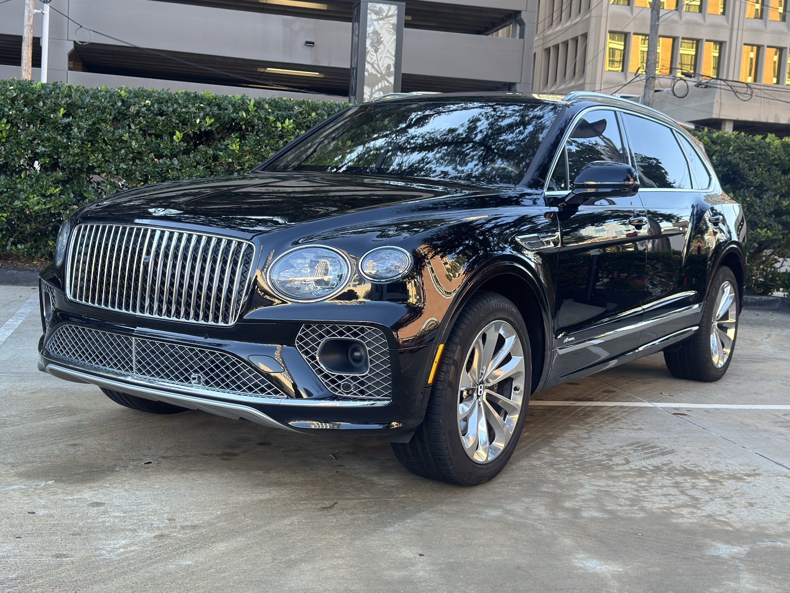 /2023 Bentley Bentayga-EWB