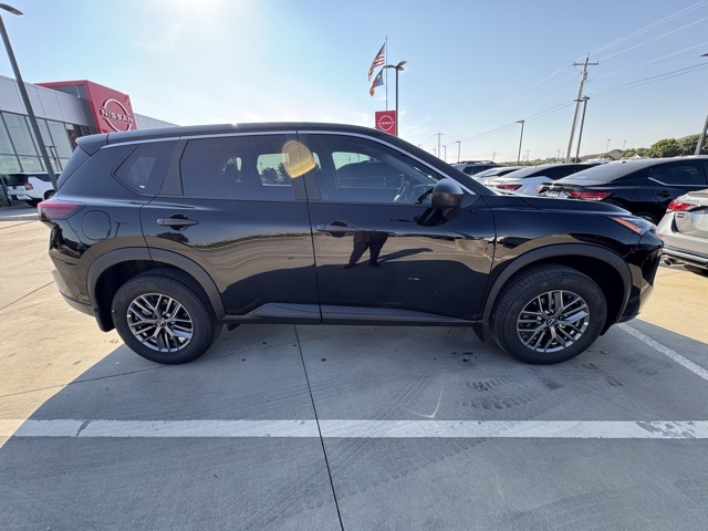 2026 Nissan Rogue S photo 6