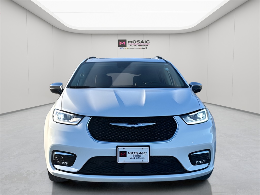 Used 2023 Chrysler Pacifica Limited with VIN 2C4RC3GGXPR593286 for sale in Zumbrota, Minnesota