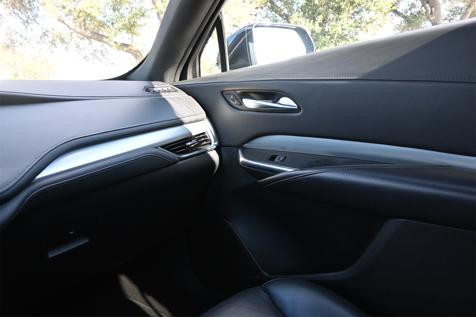 2023 Cadillac XT4 Premium Luxury - 7