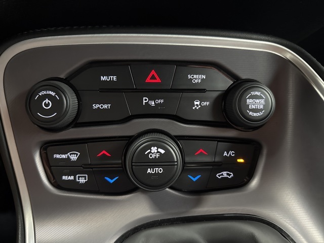 2022 Dodge Challenger R/T photo 14