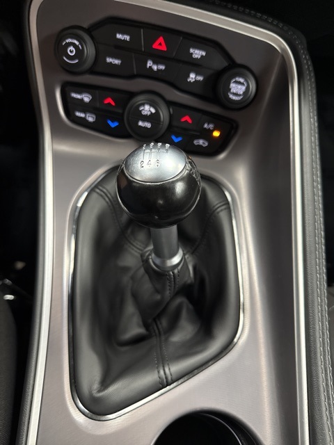 2022 Dodge Challenger R/T photo 15