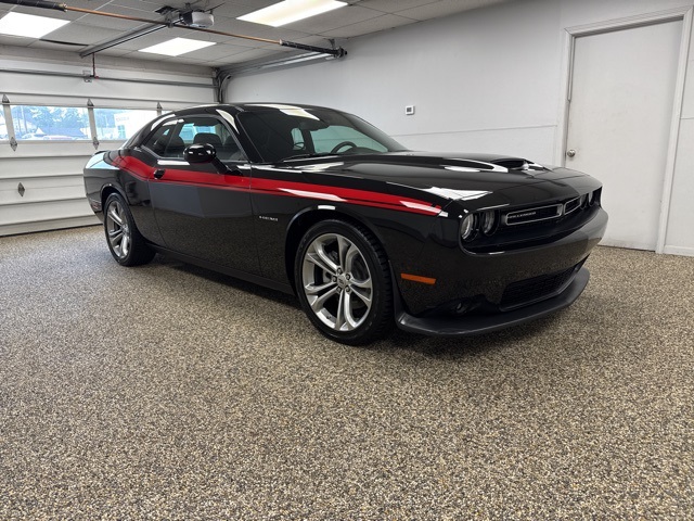 2022 Dodge Challenger R/T photo 3