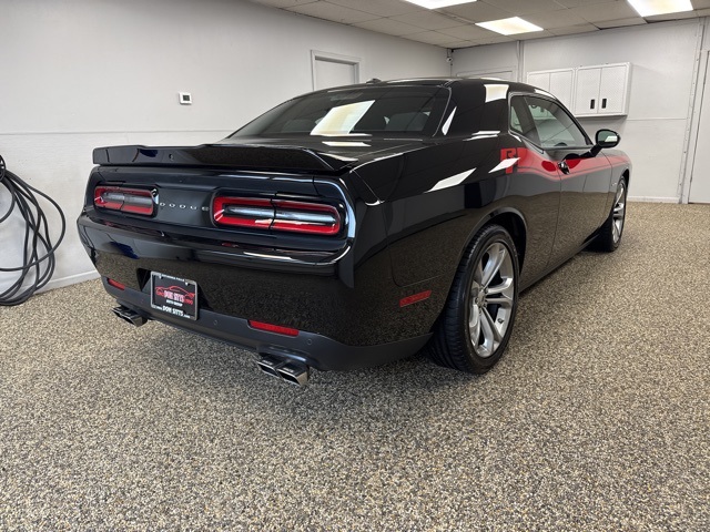 2022 Dodge Challenger R/T photo 4
