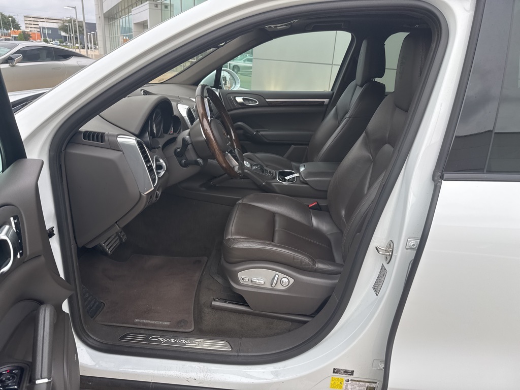 2016 Porsche Cayenne S White at Ultimate Motorsports