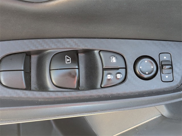 2022 Nissan Sentra SV - 11