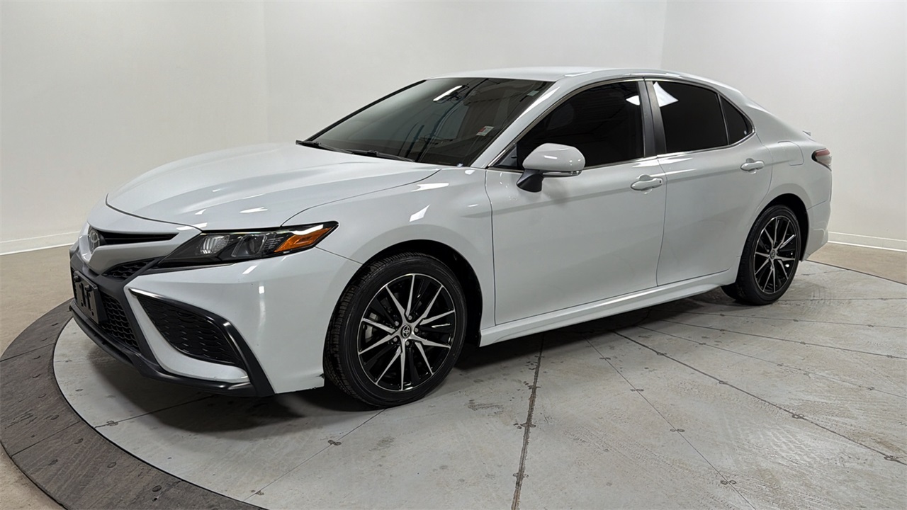 2022 Toyota Camry SE FWD