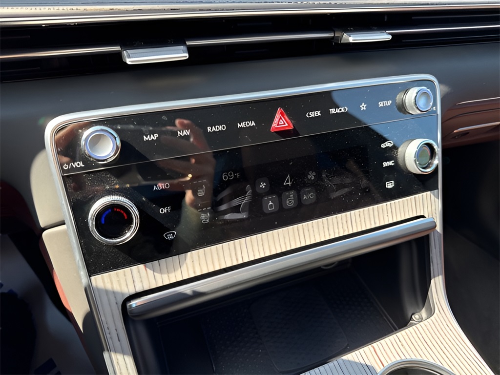 2025 Genesis GV80