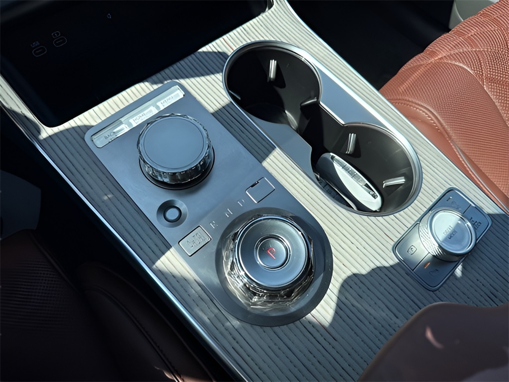 2025 Genesis GV80