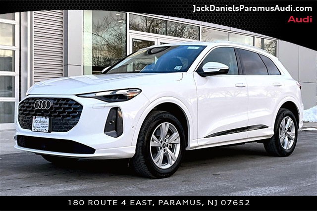 2025 Audi Q5 quattro Premium 40 TFSI