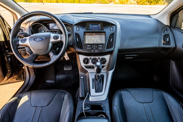 2014 Ford Focus SE Black at Ultimate Motorsports