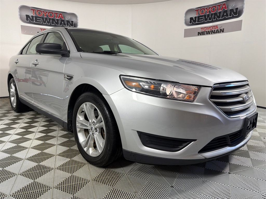 2017 Ford Taurus SE