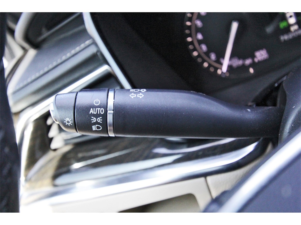 2019 Cadillac XT5 Base White at Bayway Cadillac of The Woodlands