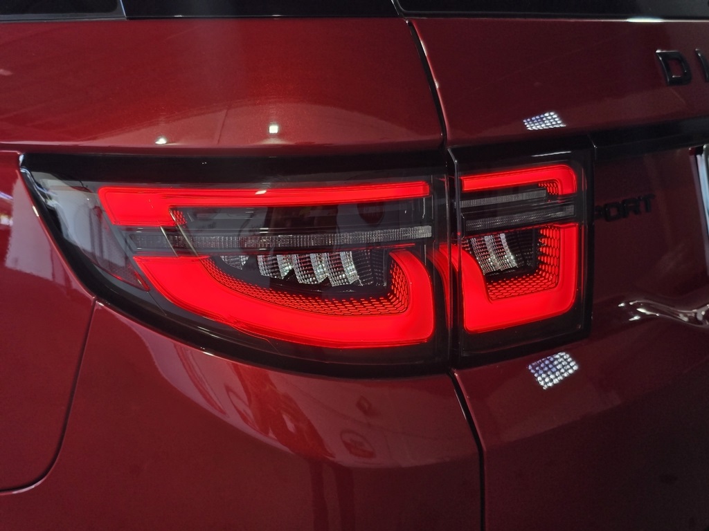 Thumbnail: 2023 Land Rover Discovery Sport - 10