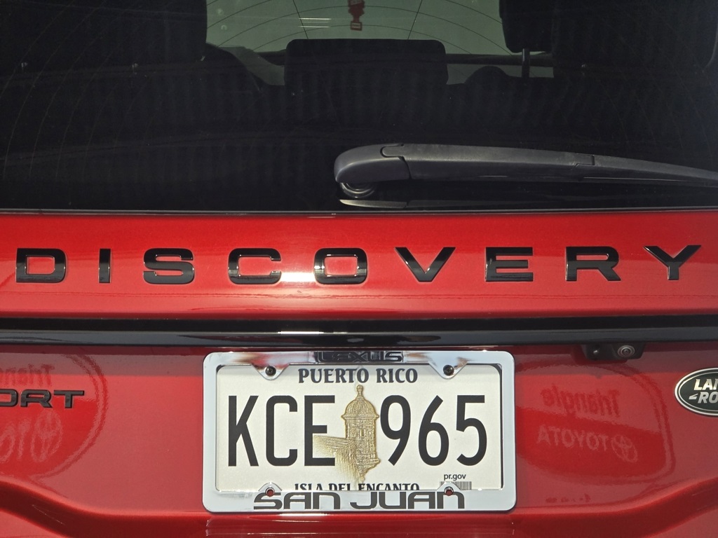 Thumbnail: 2023 Land Rover Discovery Sport - 11