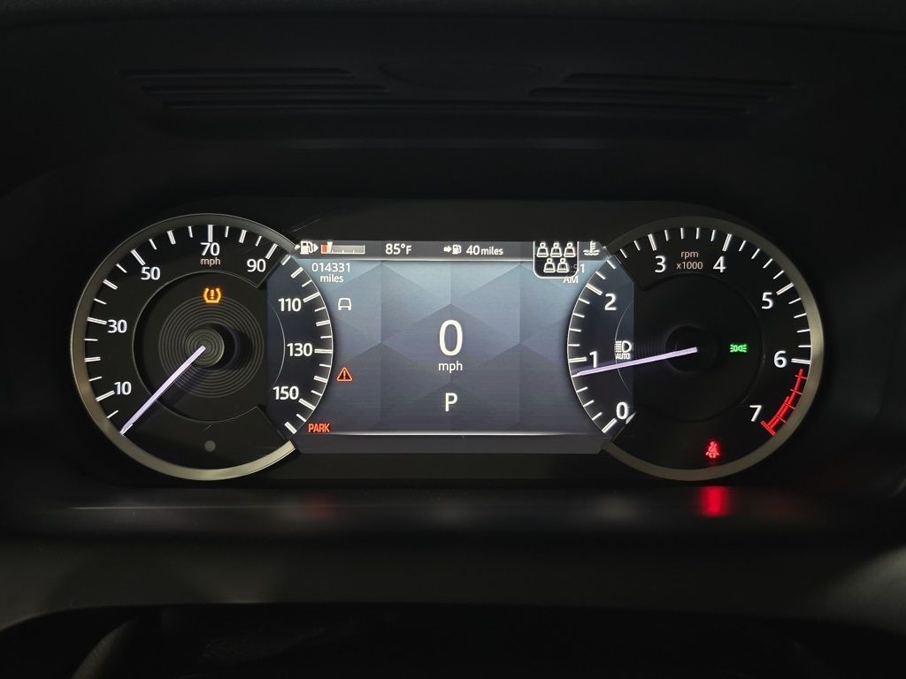 Thumbnail: 2023 Land Rover Discovery Sport - 18
