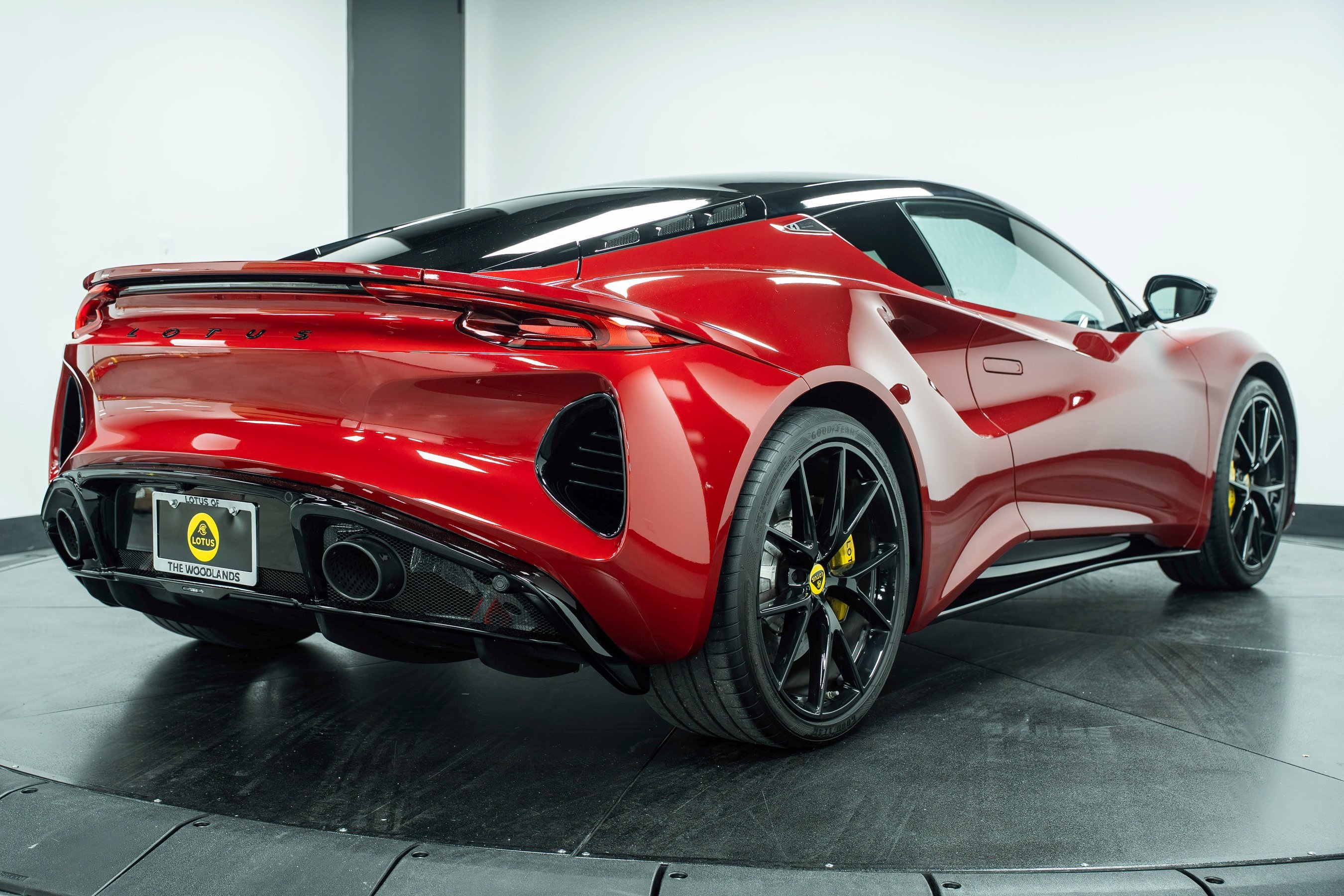 2024 Lotus Emira First Edition photo 4