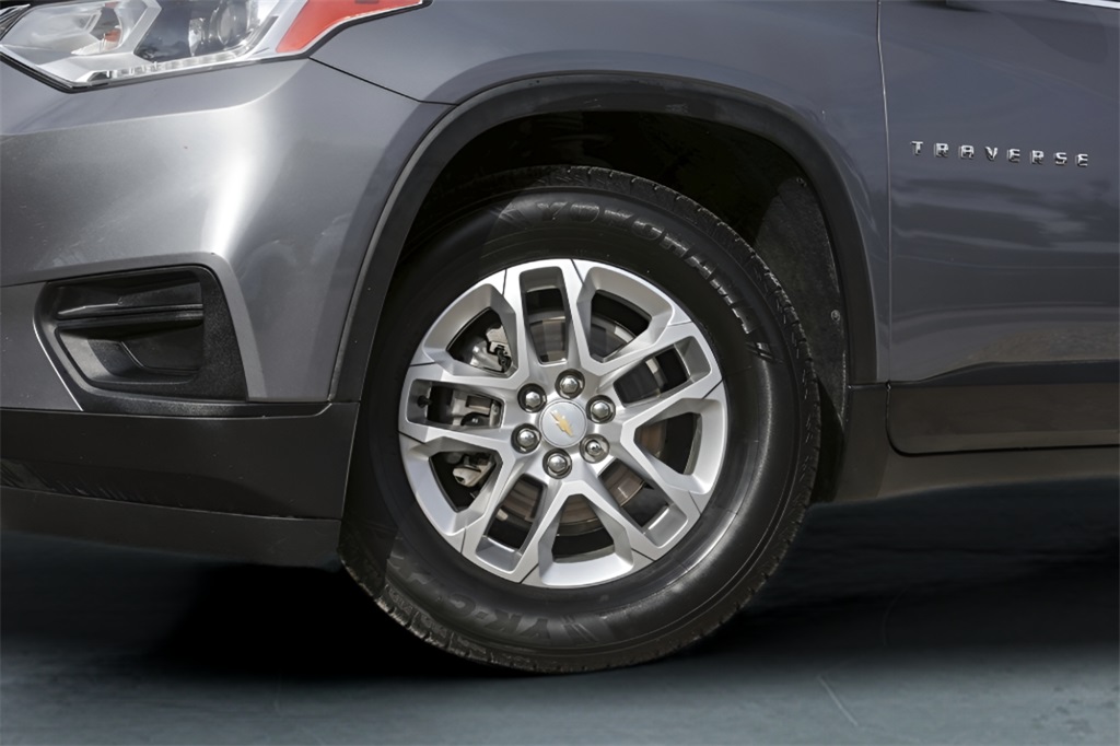 Used Car 2021 Chevrolet Traverse  Ls For Sale Under $20,000 In Austin, Texas