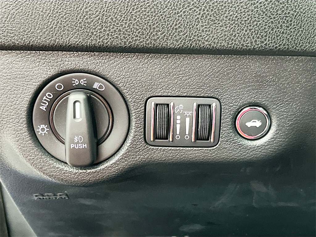 2022 Dodge Charger SXT - 9