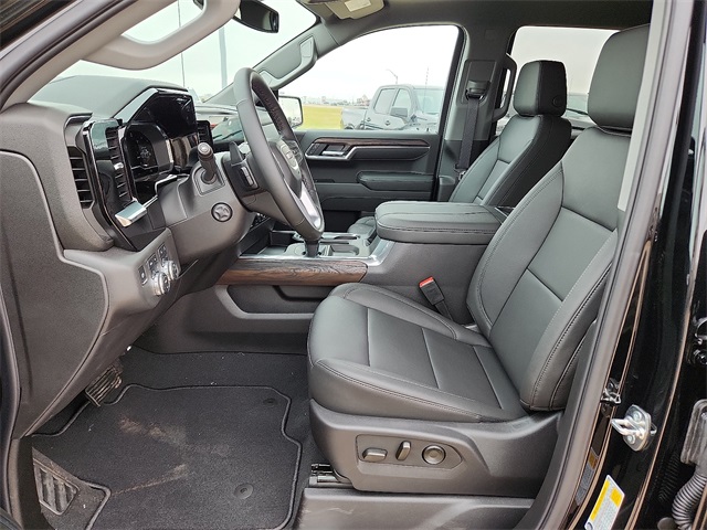 New Car 2025 Gmc Sierra 1500  Slt For Sale In Plainview, Texas