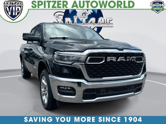 Diamond Black Crystal Pearlcoat 2025 RAM 1500 Big Horn Crew Cab 4WD Pickup Truck Four-Wheel Drive 8-Speed Automatic