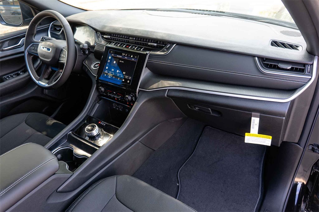 New Car 2025 Jeep Grand Cherokee L  Laredo For Sale Under $40,000 In San Marcos, Texas