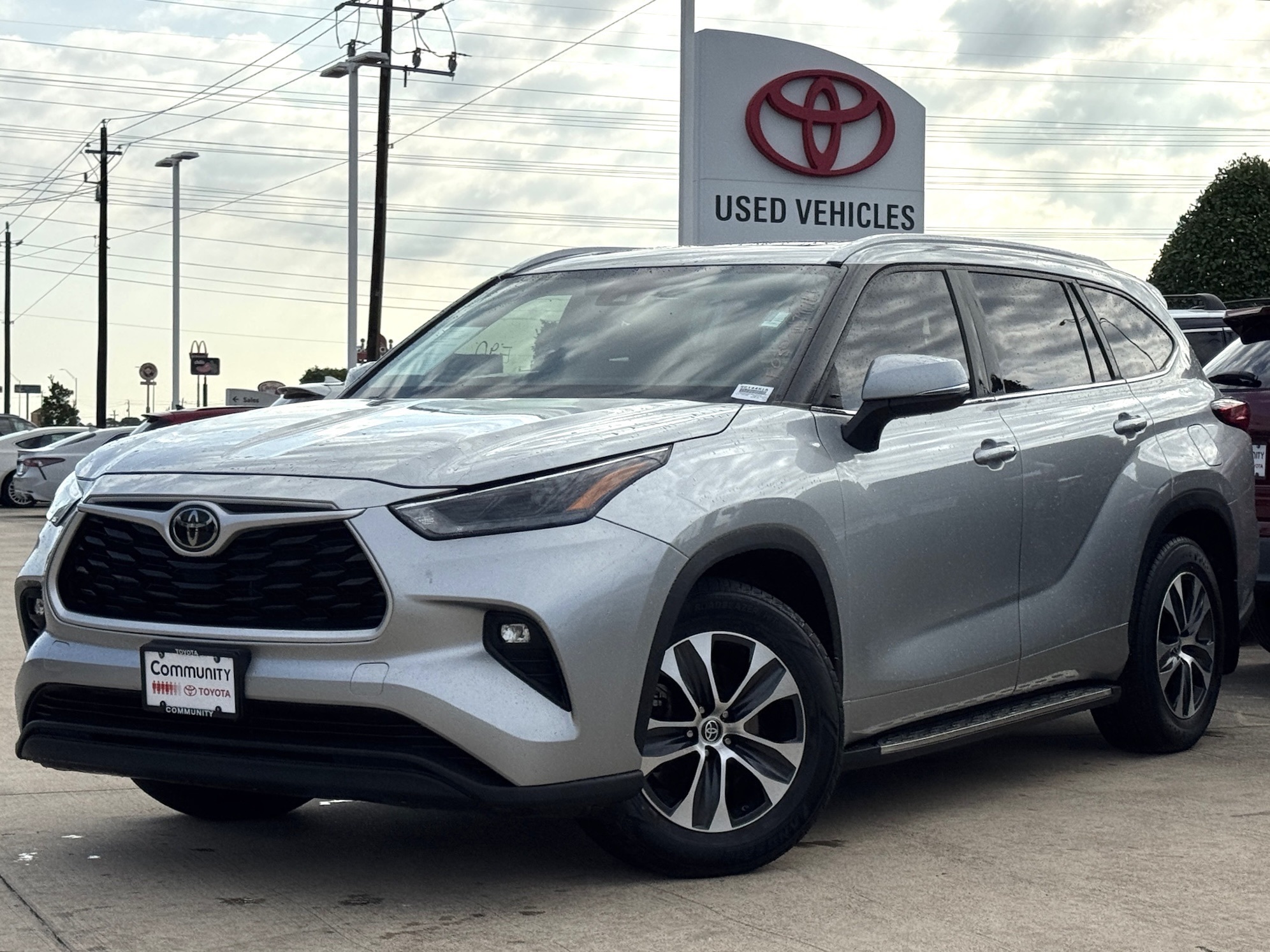 2023 Toyota Highlander XLE Silver at Parkway Family Mazda