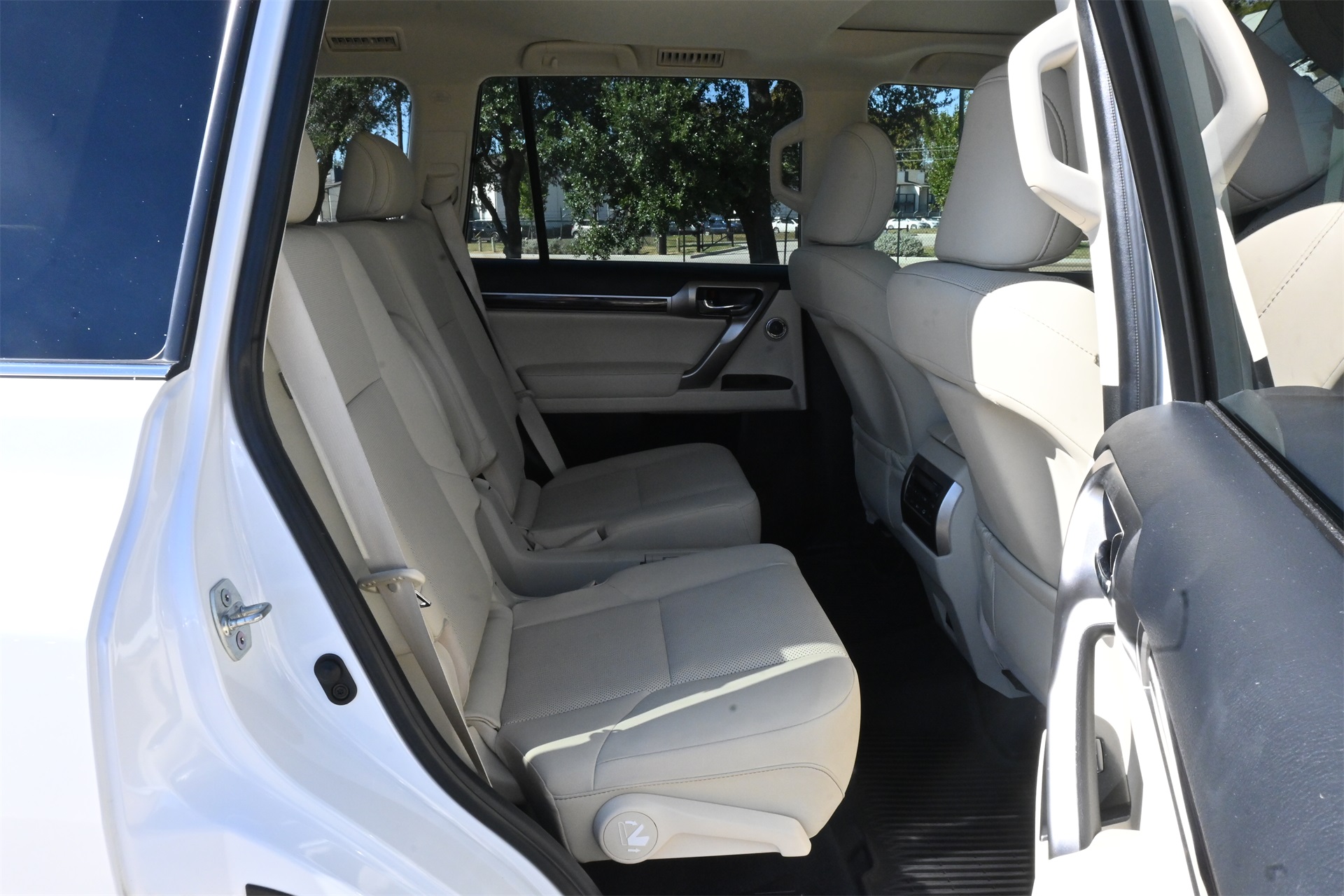 2023 Lexus GX 460 White at Westside Lexus