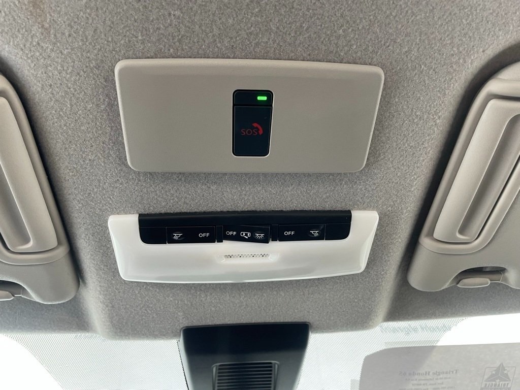 Thumbnail: 2024 Nissan Kicks - 15