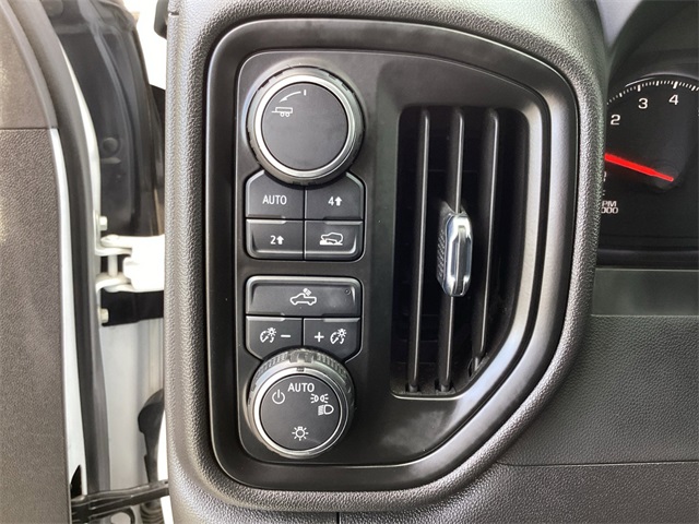 Used Car 2022 Chevrolet Silverado 1500  Custom For Sale Under $35,000 In San Antonio, Texas