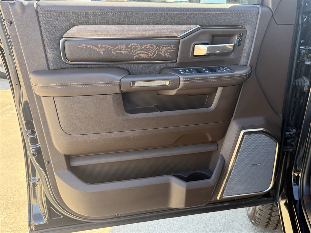 2025 Ram 2500 Limited - 9