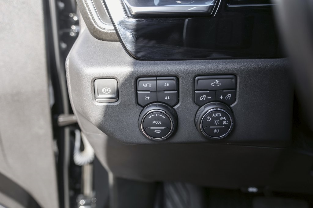 Used Car 2023 Chevrolet Silverado 1500  Lt Trail Boss For Sale Under $50,000 In Austin, Texas