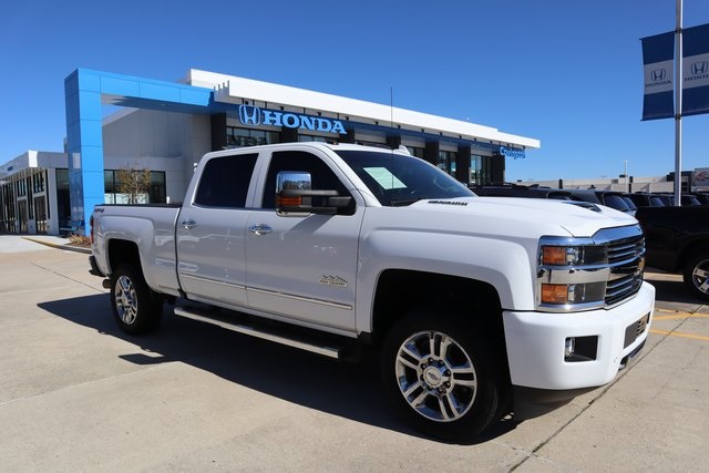 2017 Chevrolet Silverado 2500HD High Country Crew Cab 4WD