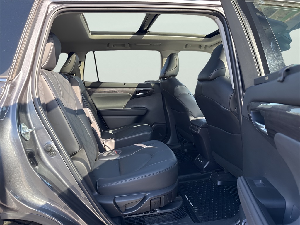 2023 Toyota Highlander Hybrid