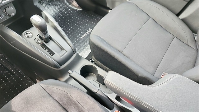 2025 Nissan Kicks Play