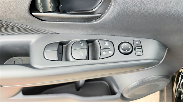 2025 Nissan Kicks Play