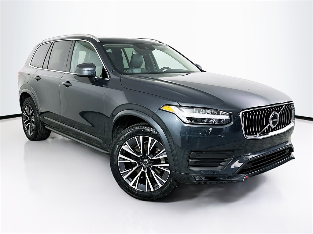 2022 Volvo XC90 T6 Momentum