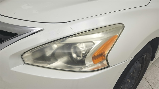 2014 Nissan Altima 2.5 S White at Emmons Autoplex