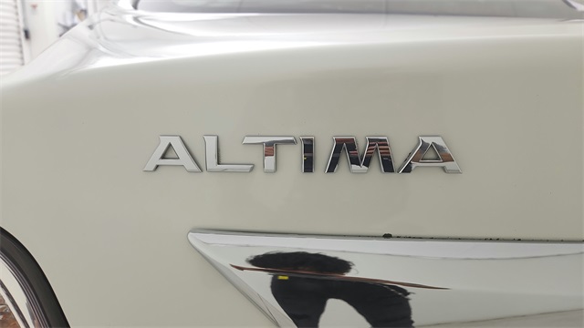 2014 Nissan Altima 2.5 S White at Emmons Autoplex