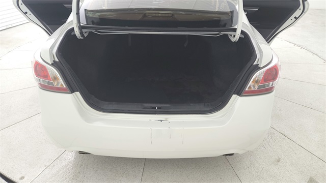 2014 Nissan Altima 2.5 S White at Emmons Autoplex