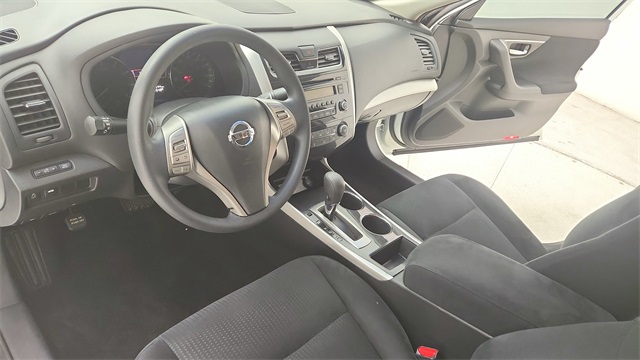 2014 Nissan Altima 2.5 S White at Emmons Autoplex