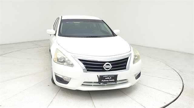 2014 Nissan Altima 2.5 S White at Emmons Autoplex