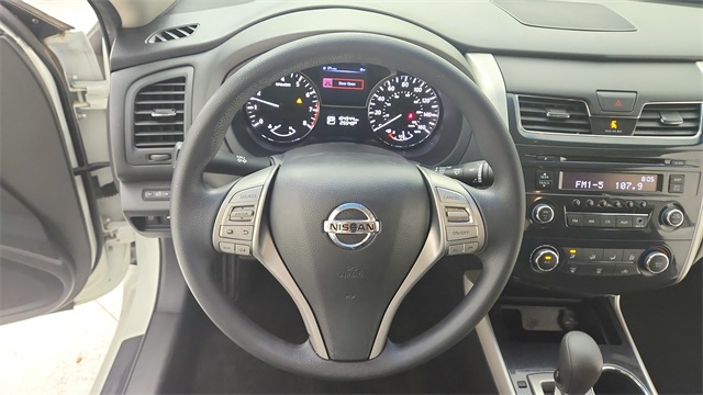 2014 Nissan Altima 2.5 S White at Emmons Autoplex