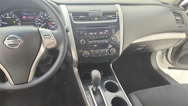 2014 Nissan Altima 2.5 S White at Emmons Autoplex