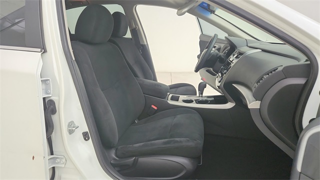 2014 Nissan Altima 2.5 S White at Emmons Autoplex