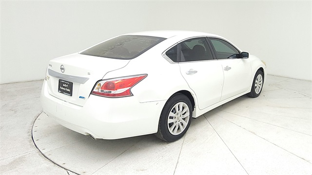 2014 Nissan Altima 2.5 S White at Emmons Autoplex