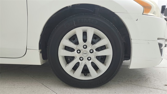 2014 Nissan Altima 2.5 S White at Emmons Autoplex